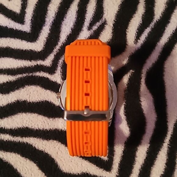 Oneness University Watch Not Casio Like New in Box Silvertibe Case Orange Band - Picture 5 of 8